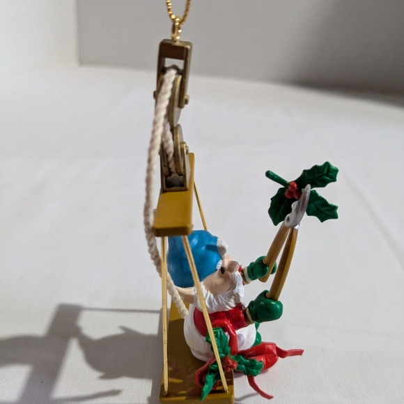 Christmas Charmers Santa Trimming the Mistletoe vtg 1991 Rennoc - Picture 5 of 11